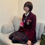 Elaiza Ikeda Instagram - ゴチ大清算、応援してくださった皆様本当にありがとうございました。そしてごめんね😢 クビでした。。 街で エラちゃん、いつもゴチ見てるよー応援してるよー！ って言ってもらえるたびに本当に嬉しくて、よし、来週も一位目指すぞ😤🤍とエネルギーをいただいておりました。 いつも楽しいゴチに行けなくなるのは寂しいけれど、また番宣などで帰って来れるようにお仕事も頑張ります！ (ノブさんお誕生日おめでとう🎉🎊) 写真は番組後放心状態になって危うくストライキを起こしかけたのと、制服当分着ないだろうから記念に撮っといたやつです。 とにかく！！！！！！ 本当にありがとうございました！！！！！くぅ〜〜〜悔しい！