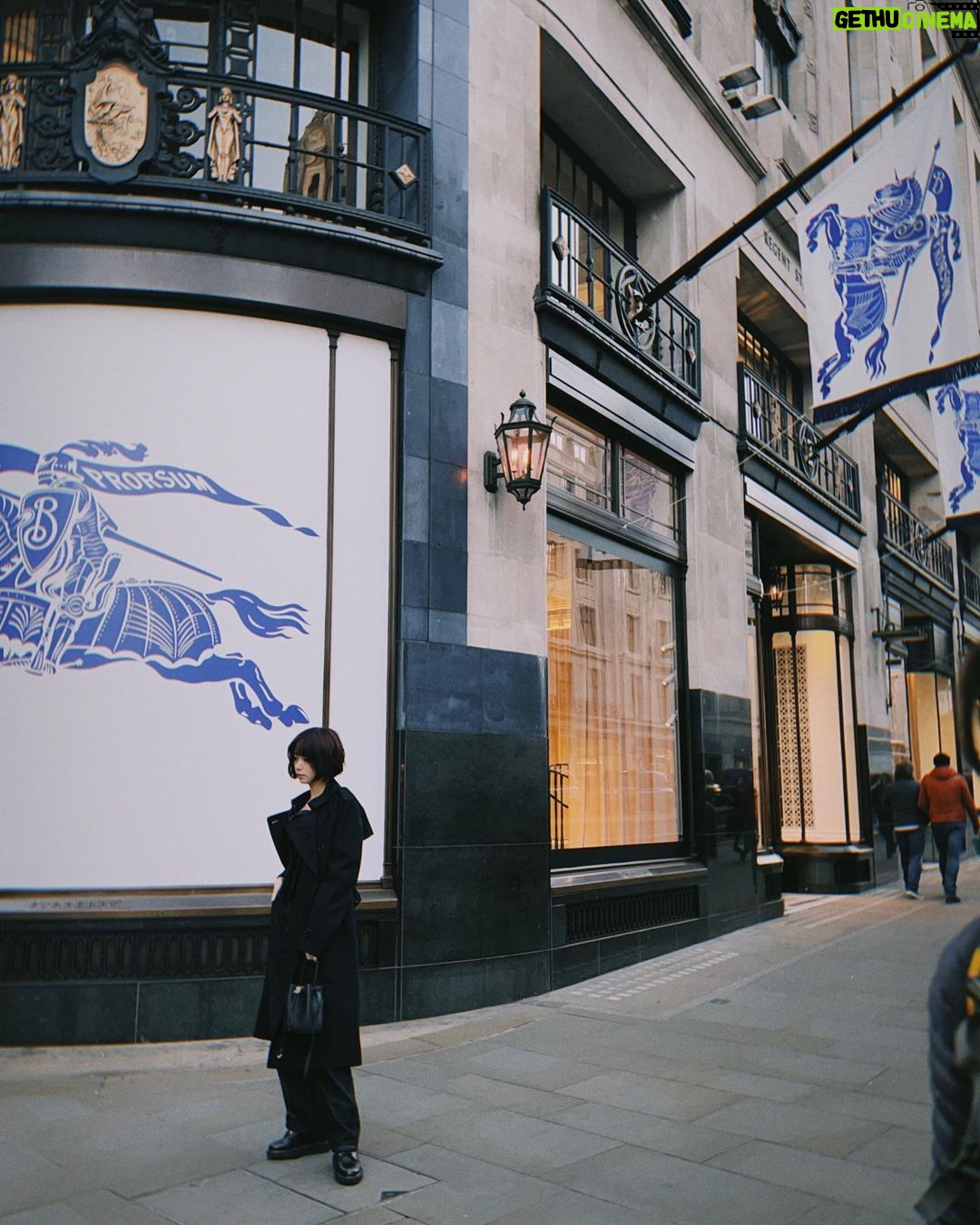 Elaiza Ikeda - 93.5K Likes - 🇬🇧
#Burberry
