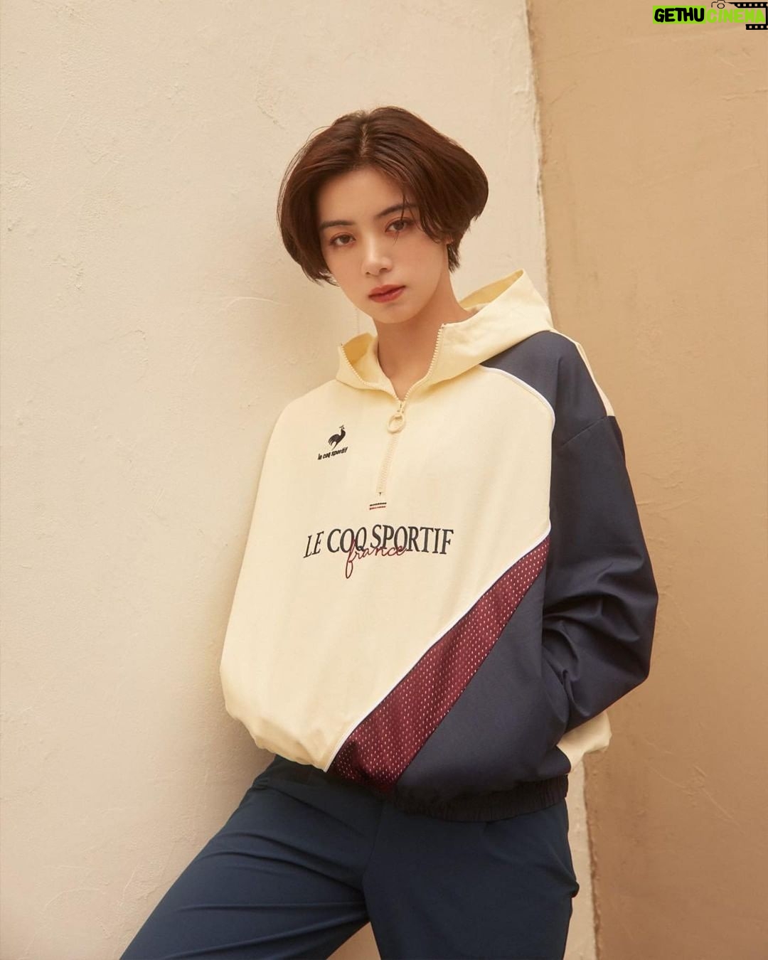 Elaiza Ikeda Instagram - #Repost @lecoqsportif_japan ・・・ 女優・池田エライザさんが着こなす、ルコックスポルティフの2022年秋冬コレクション公開中! 詳しくはハイライトの「2022 AW」からチェック。 イヤートップクロスジャケット ¥9,790 (taxin) エアスタイリッシュパンツ ¥6,930 (taxin) #ルコックスポルティフ #lecoqsportif #ルコック #lecoq #ルコックコーデ #スポーツウェア #スポーツコーデ #スポーツウェアコーデ #スポーツウェアブランド #ヘランカ #ヘランカシャツ #カジュアルコーデ #ルコックスニーカー #スニーカーコーデ #スニーカーコーディネート #スニーカーファッション #スニーカー女子 #おしゃれスニーカー #大人スニーカー #定番スニーカー #池田エライザ #ikedaelaiza #elaizaikeda #elaiza #elaiza_ikd