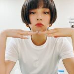 Elaiza Ikeda Instagram - 後ろの消毒系の存在感