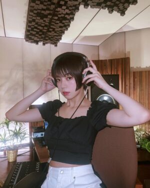 Elaiza Ikeda Instagram - 🖤🎧🖤