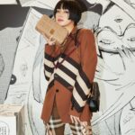 Elaiza Ikeda Instagram - バーバリー×ブルーピリオド バーバリー表参道にて、 アイコニックバッグ、ローラバッグからインスパイアされて誕生したローラというキャラクターが入り口の先でどんとお出迎え。 全ての壁が描き下ろしの漫画でいっぱいになったフロアでは、魅力的なキャラクターの言葉たちを浴びるように見ることができてとても素敵でした🤍 是非体験しにきてね🎨 #バーバリーxブルーピリオド #BurberryxBluePeriod @burberry