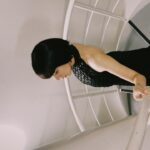 Elaiza Ikeda Instagram - 今日はTTFF2023授賞式でした。 縦型という制約の中で生まれる新たな閃き、TikTokの偶発性を生かしたつかみ、烏滸がましく感じながらも、さまざまな視点で審査させていただくなかで沢山の刺激を受けました。 豊かさで満ち溢れていました。 グランプリを受賞された作品への想いや、縦型映画への正直な心境などは舞台上でもたくさんお話ししたので、ぜひ記事などをチェックしてみてください🌿 後、しれっとぱっつんに戻りました。 Dress ／@emporioarmani Ring／@tomwood_project bracelet／@swarovski earring／@swarovski