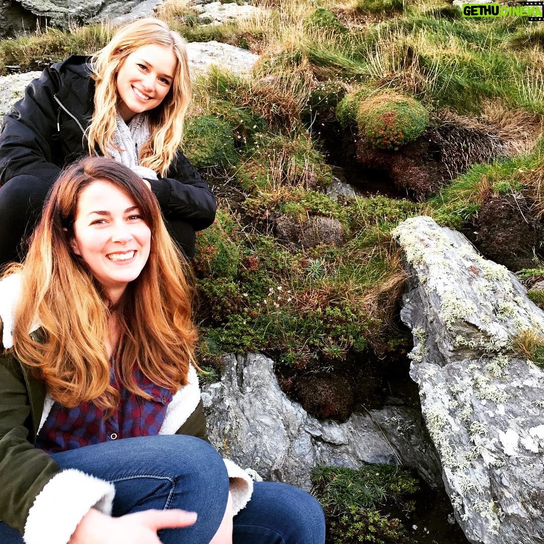 Elizabeth Lail Instagram - Best time of your life @noelcarissa Xx