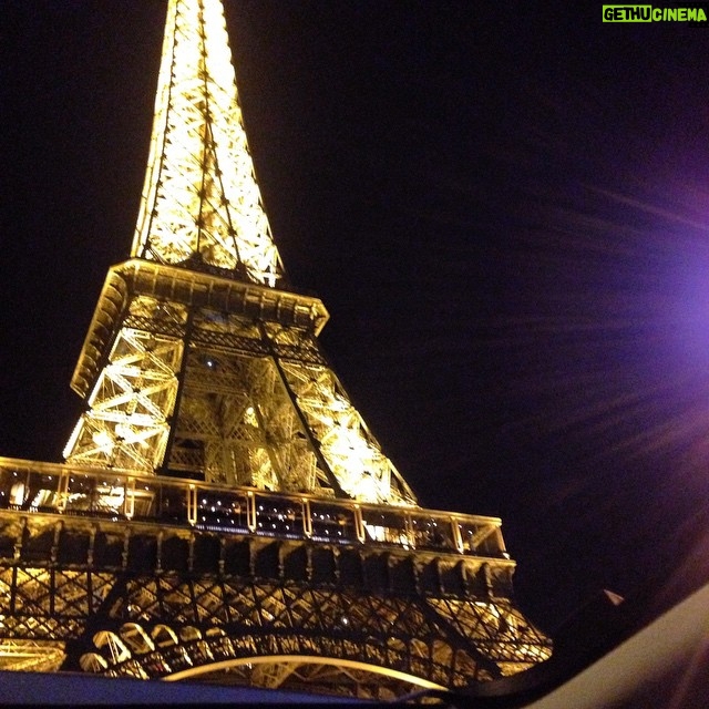 Elizabeth Lail Instagram - Reasons to have a sun roof in Paris- THIS