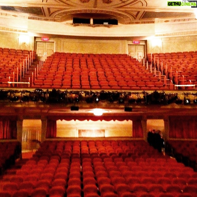Elizabeth Lail Instagram - The Heidi Chronicles at The Music Box Theater was magical. #theheidichronicles #stoodonabroadwaystageforthefirsttime