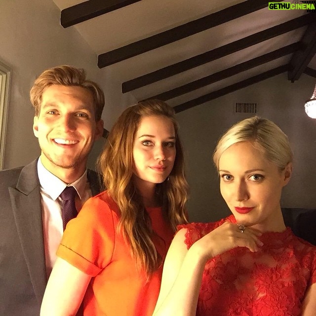 Elizabeth Lail Instagram - Family portrait before #TheMagicCastle It was amazing!