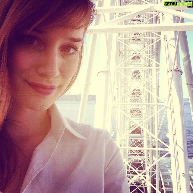 Elizabeth Lail Instagram - Ferris wheel #facingfears #Seattle