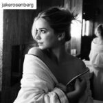 Elizabeth Lail Instagram - 📷: @jakerosenberg making me look good