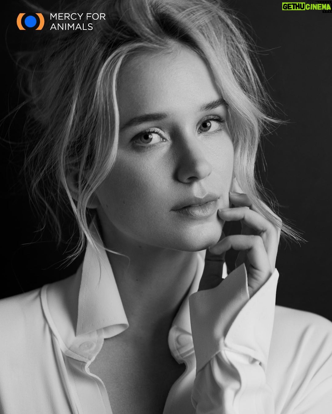 Elizabeth Lail Instagram - "I love animals, and I think a lot of people love animals, but we have a bit of a switch that has to be turned on..." We were thrilled when compassionate actor @elizabethlail agreed to grace the pages of our upcoming issue of #CompassionateLivingMagazine shot by acclaimed photographer @alexilubomirski. ✨ Watch our exclusive interview at the link in our bio. Wardrobe by: @normakamali @delikaterayne @minkshoes Makeup by: @christopherardoff Hair by: @kenna_hair_ Photographed at: @bathhousestudios Produced by: @emilyjeanullrich Special thanks to: 1st Photo Assistant: @maxbernetz 2nd Photo Assistant: @tommaltbiephoto Digital Tech: @diegobendezu Photo Retoucher: @nadiaselander #mercyforanimals #loveanimals #bethechange #veganlife #veganfashionweek