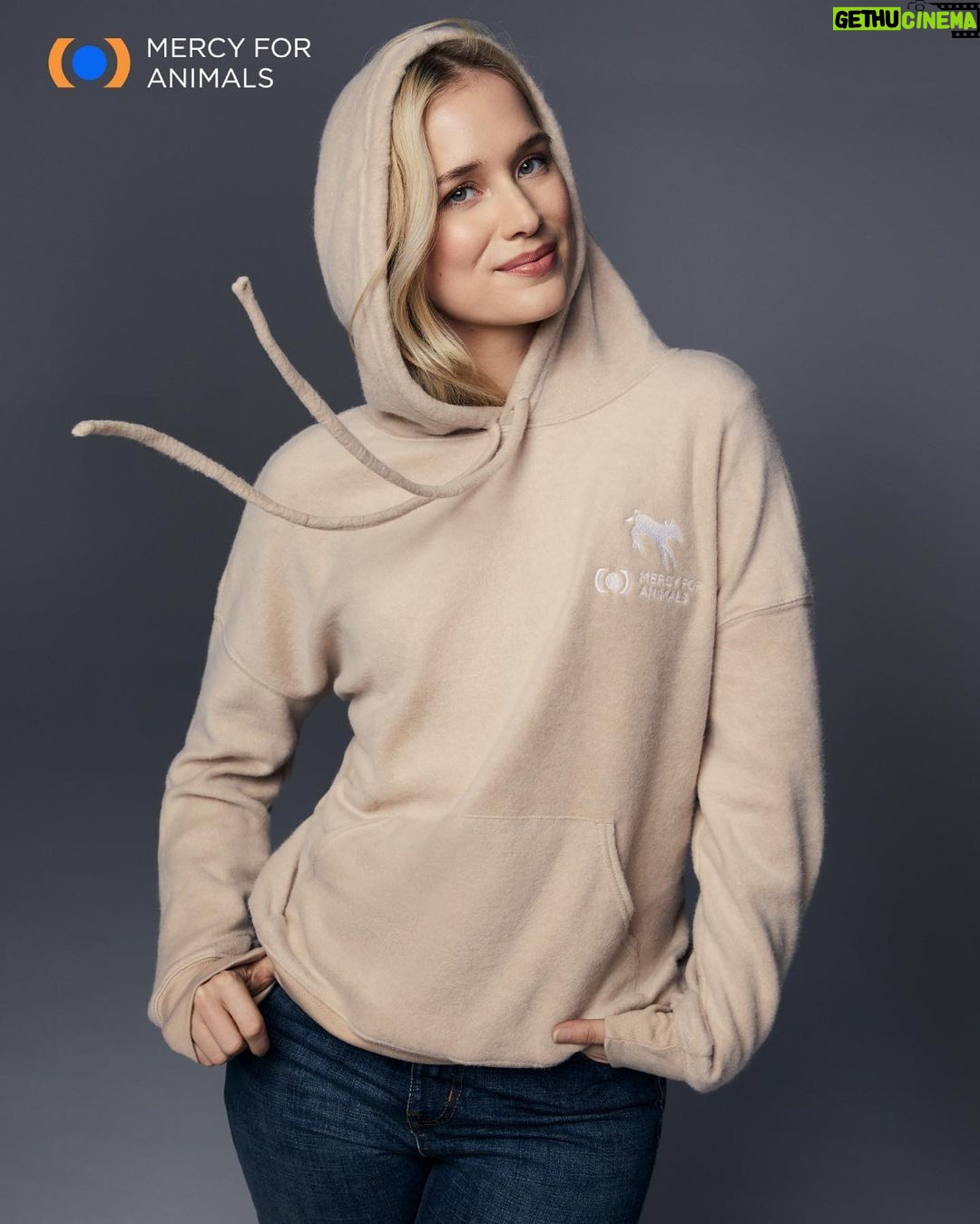 Elizabeth Lail Instagram - "I love animals, and I think a lot of people love animals, but we have a bit of a switch that has to be turned on..." We were thrilled when compassionate actor @elizabethlail agreed to grace the pages of our upcoming issue of #CompassionateLivingMagazine shot by acclaimed photographer @alexilubomirski. ✨ Watch our exclusive interview at the link in our bio. Wardrobe by: @normakamali @delikaterayne @minkshoes Makeup by: @christopherardoff Hair by: @kenna_hair_ Photographed at: @bathhousestudios Produced by: @emilyjeanullrich Special thanks to: 1st Photo Assistant: @maxbernetz 2nd Photo Assistant: @tommaltbiephoto Digital Tech: @diegobendezu Photo Retoucher: @nadiaselander #mercyforanimals #loveanimals #bethechange #veganlife #veganfashionweek
