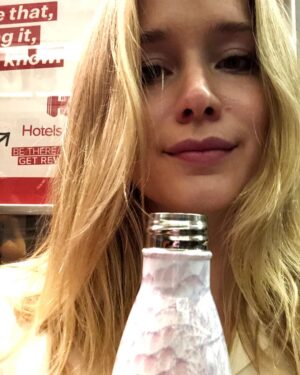 Elizabeth Lail Instagram - I took these awkward subway selfies today to remind you all to grab your reusable water bottles as you walk out the door. Not only will your body thank you, but so will our Earth.

91% of plastic isn’t recycled. By 2050 the ocean is expected to contain more plastic than fish (by weight)

@lonelywhale has inspired me to #hydratelike I care about the future of our 🌎 . I want to continue to honor it by making an intentional effort to say no to single use plastic. 
Who’s with me?