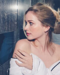 Elizabeth Lail Instagram - Before/After Incredible Hair by @matthewmonzon and makeup by @minminmadotcom 📷:@jakerosenberg