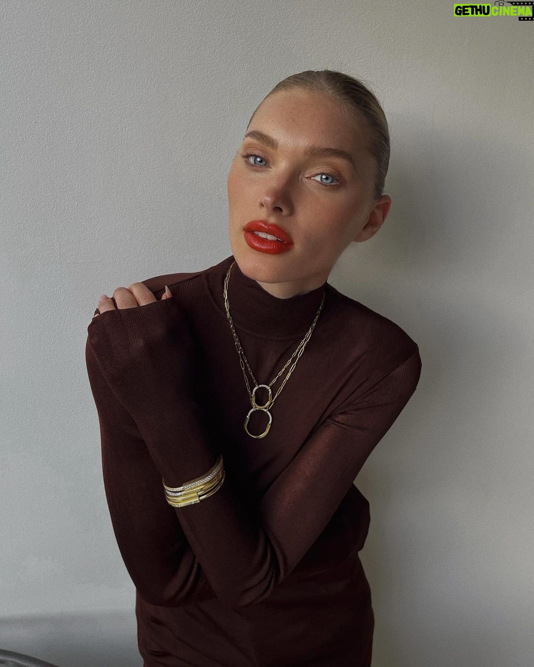 Elsa Hosk Instagram - Nothing like the @tiffanyandco Icons🤍 #Tiffanyandco #TiffanyIcons