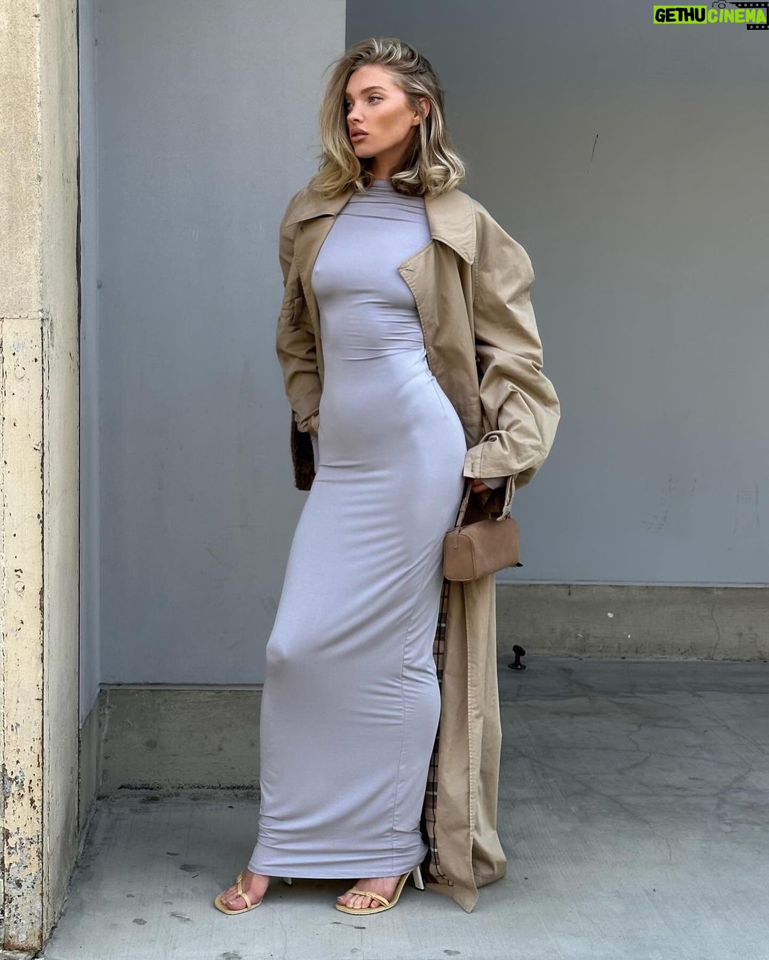 Elsa Hosk Instagram - Like butter @helsastudio jersey backless gown 🧈