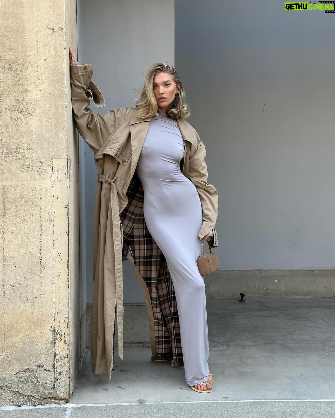 Elsa Hosk Instagram - Like butter @helsastudio jersey backless gown 🧈
