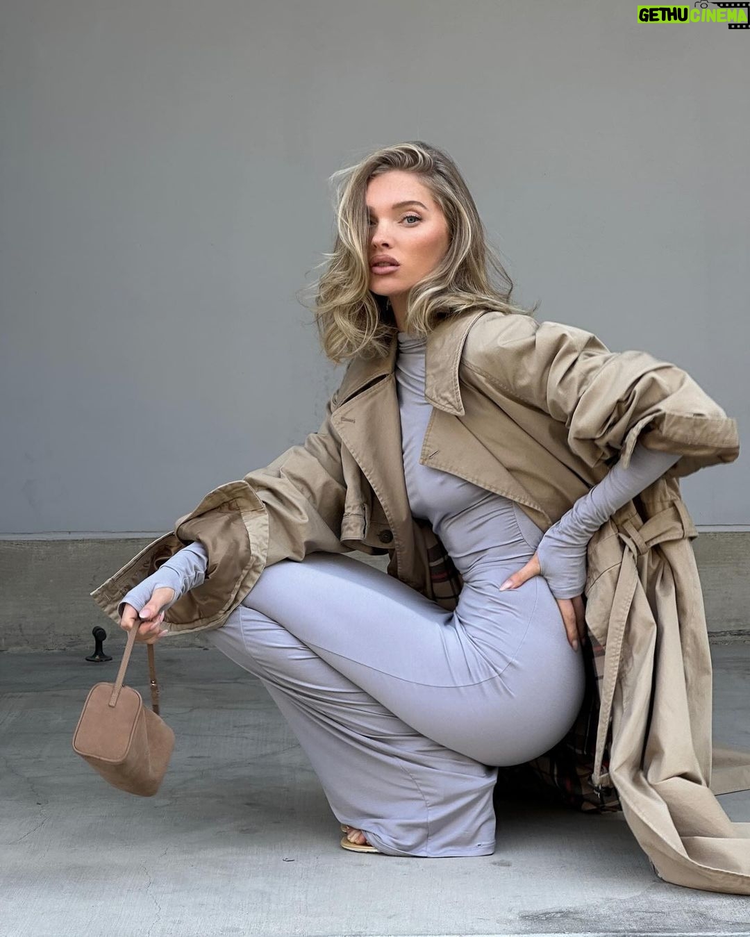 Elsa Hosk Instagram - Like butter @helsastudio jersey backless gown 🧈