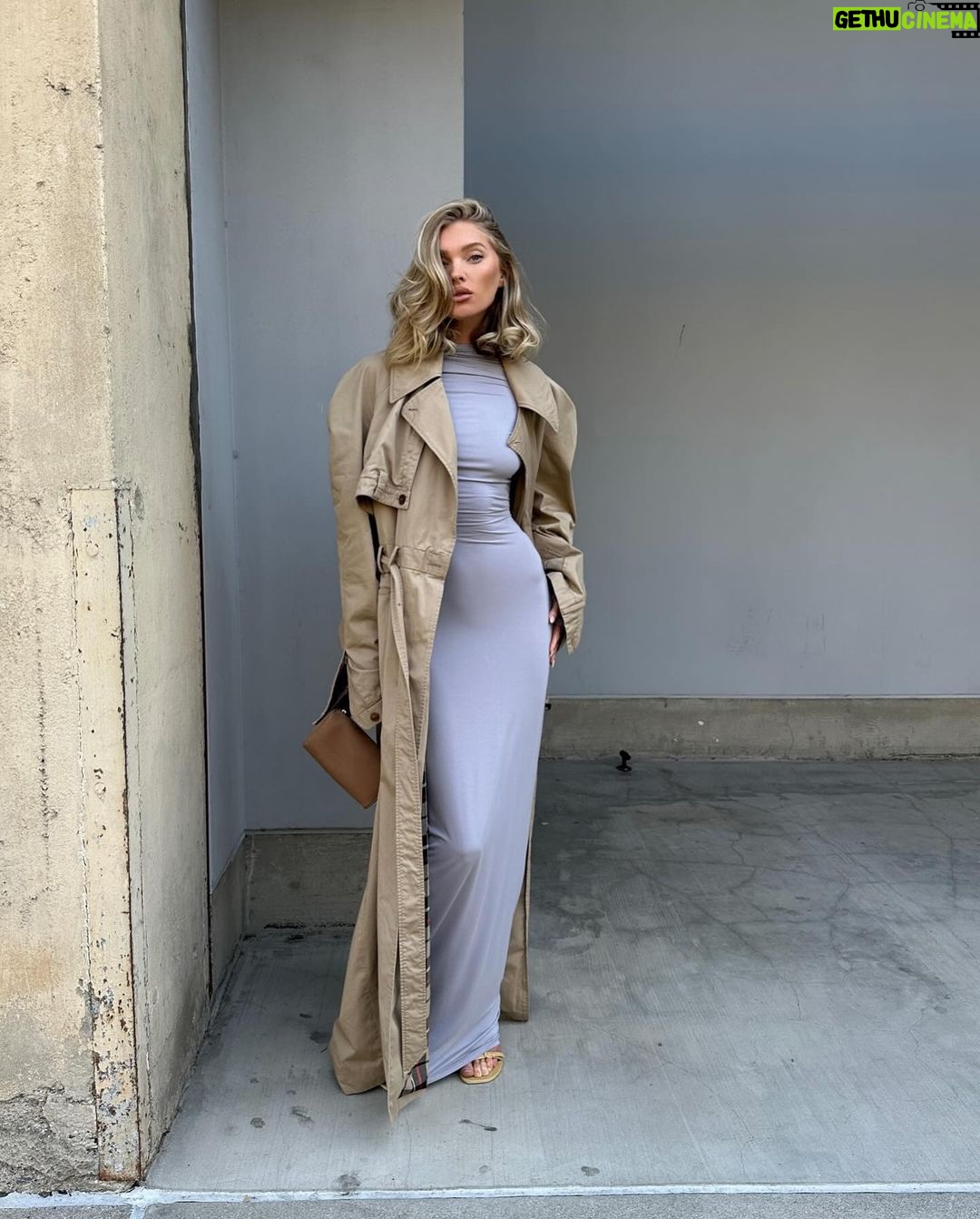 Elsa Hosk Instagram - Like butter @helsastudio jersey backless gown 🧈