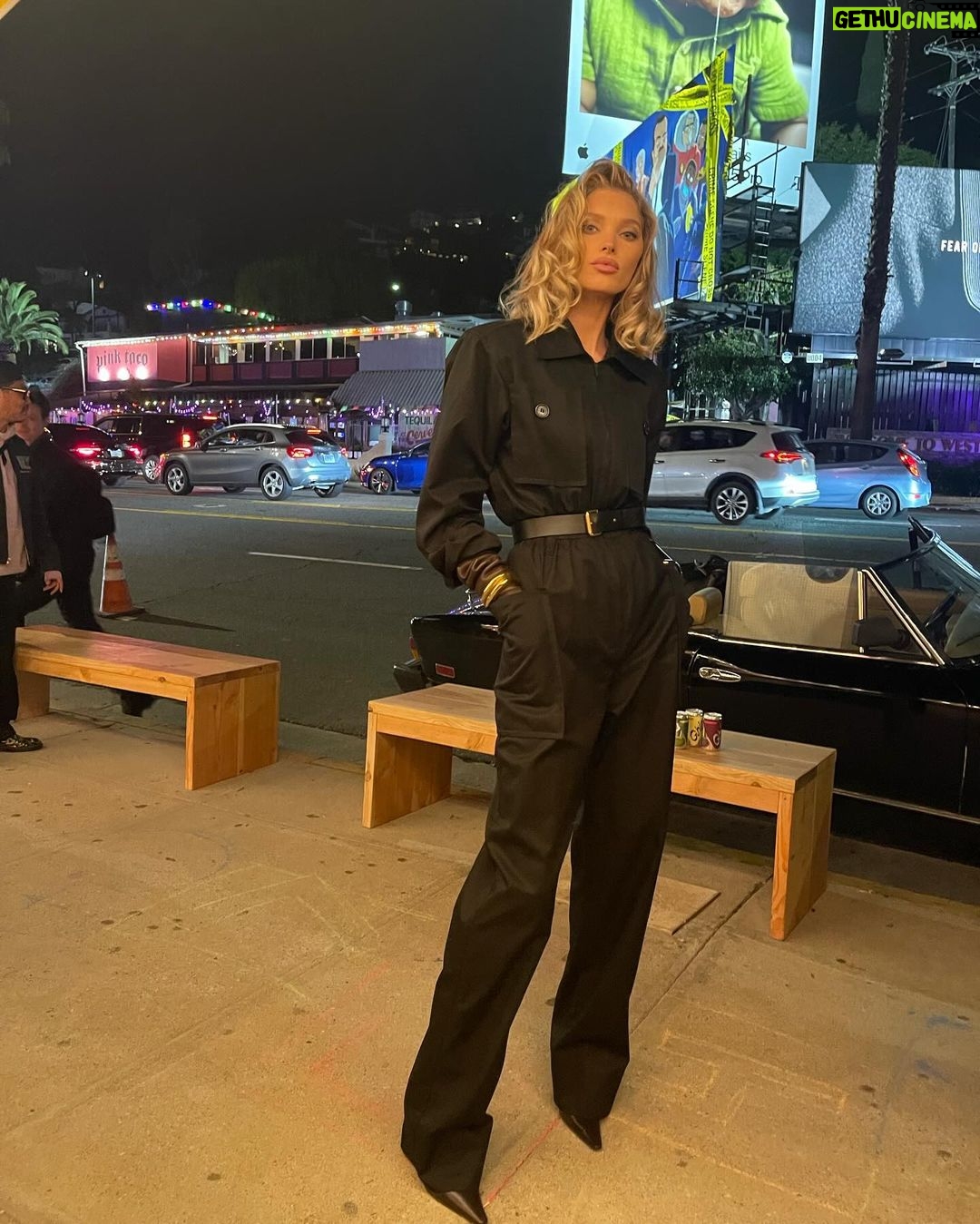 Elsa Hosk Instagram - Mom and dad night out thanks @ysl @vanityfair 💫