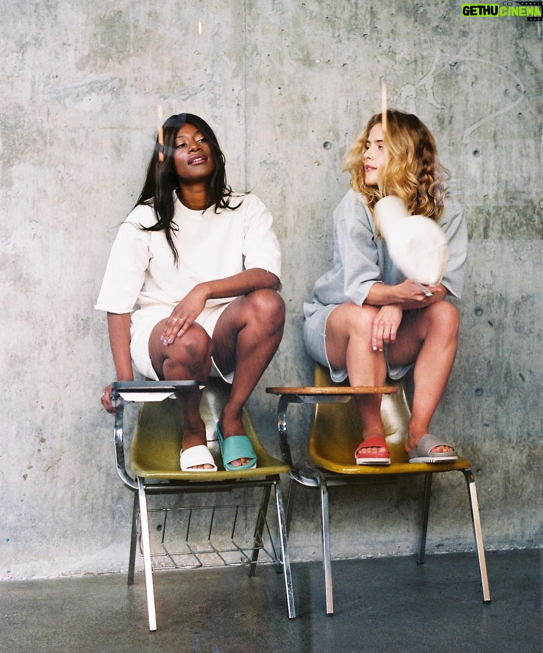 Emily Bett Rickards Instagram - Here’s the goss … getting your pals together to roam around your hometown, kitted and fitted to talk about life is a great reason to start a Club. The future of @kissxclub will be focused on collaborations with artists and conscious creators across limitless platforms. This is our second launch and we proud to be partnered with @itgetsbetter 🌈 who are dedicated to empowering LGBTQ+ youth around the world! Exciting things to come including this roll of BTS Portra film that had some amazing light leaks. I love you all thank you and check out our dope new collection! XX