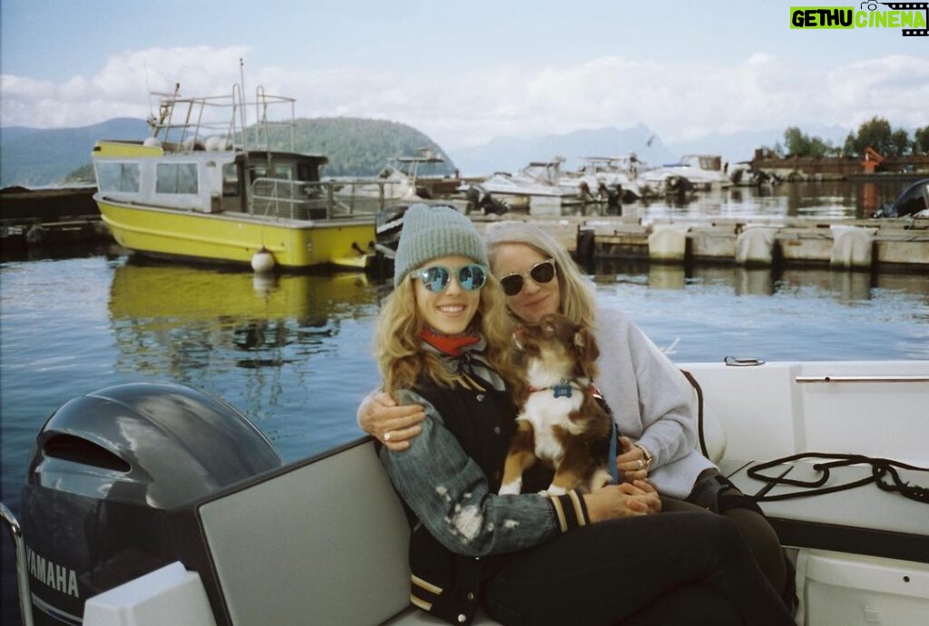 Emily Bett Rickards Instagram - Home is where your puppies are (and momma)