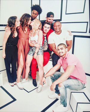 Emily Bett Rickards Instagram - I’ve been trying to find the words to simply say what the last seven years have meant to me, and I believe this photo sums it up! It’s a cuddle puddle. Everyone here is exhausted and smiling. Everyone here looks at home. The incredible mind of my friend @schwartzapproved will be taking Arrow into its 8th & final season sending it off with pride, power and love. Without this show I would have not met the inspiring people pictured here nor those I have gotten to work with and get to work with everyday. People who have become my family. I’m excited to see what is in store for the story we have been telling. I’m excited and nervous. A combination of emotions Felicity Smoak vibrates at frequently. Needless to say without the last seven years I wouldn’t have met her... Thank you to all of you for your massive support, passion and accompanying us on this journey. It’s because of you we found each other. 🥂