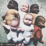 Emily Bett Rickards Instagram - dolls dolls dolls dolls, dolls I do adore 🎶 TWO NIGHTS LEFT! ・・・ “Little Chuckys are starting to creep me out Kel.” Only 2 nights left - you’ll be kicking yourself if you miss this show! Tickets www.reborning.ca @emilybett @loritriolo @paul.piaskowski #reborning