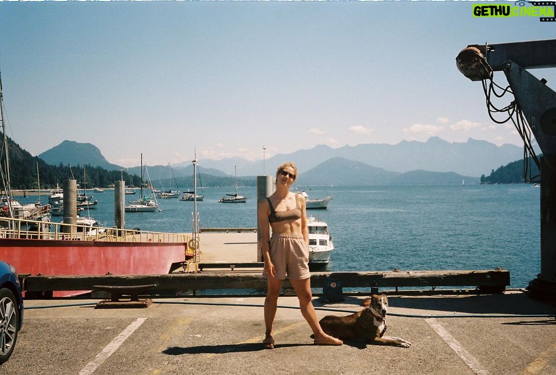 Emily Bett Rickards Instagram - Sunshine Coast babies. Will work for treats and cider.