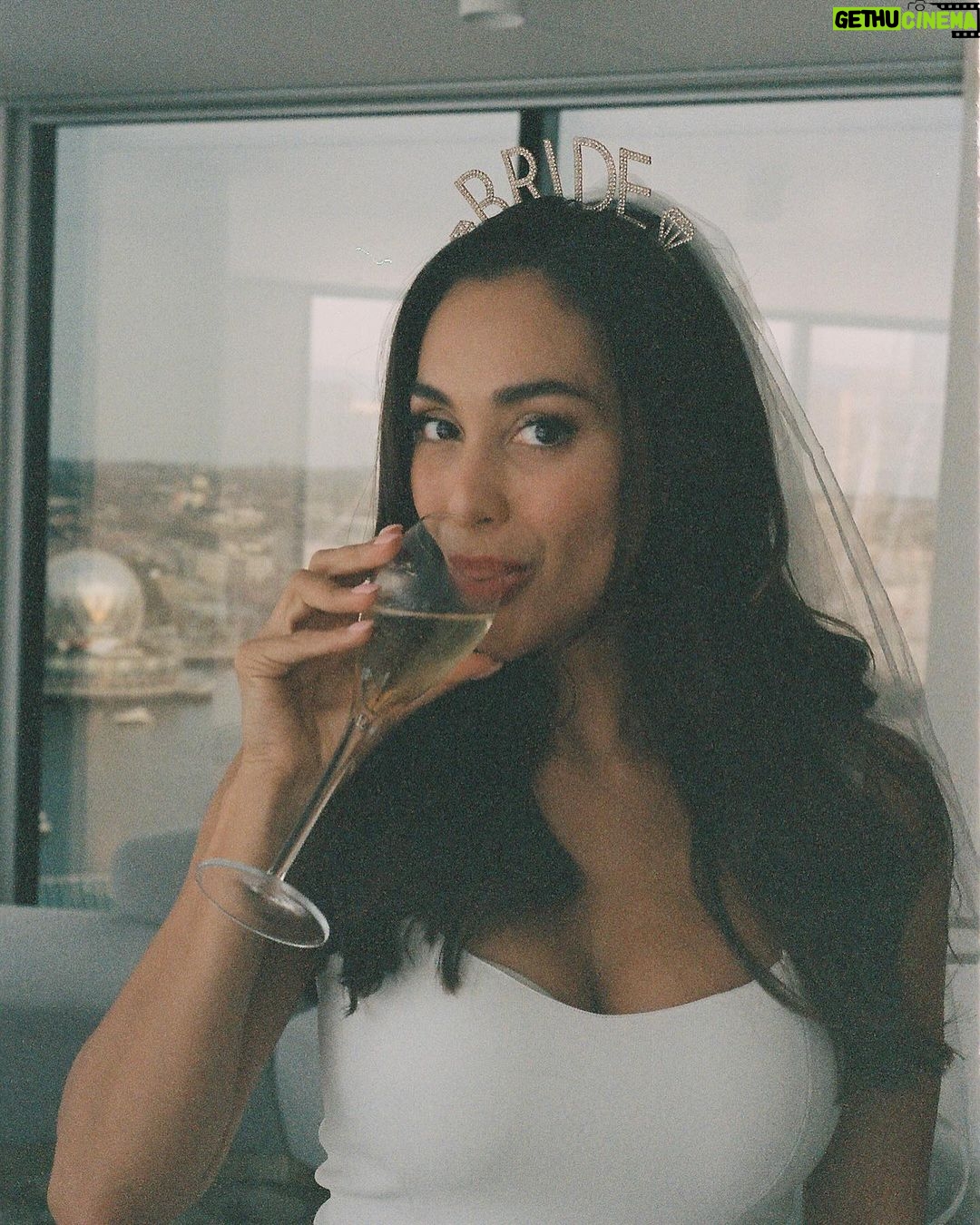 Emily Bett Rickards Instagram - This is a Lindsey Morgan appreciate post, an ode to late summer antics, and an honest thirst trap. Enjoy