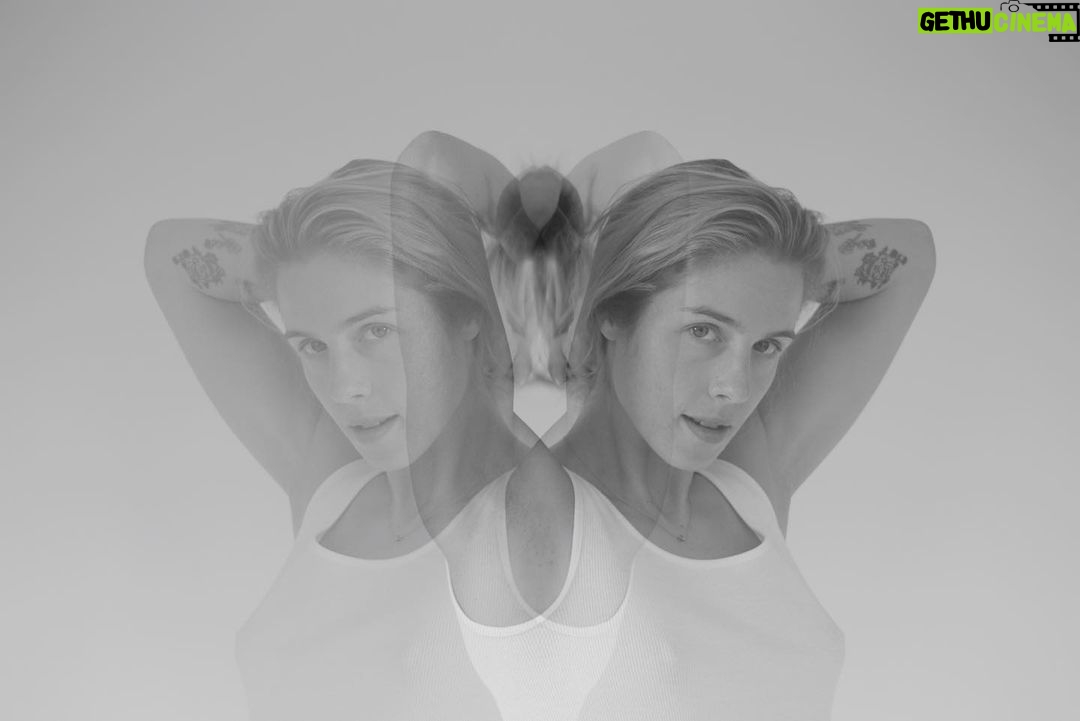 Emily Bett Rickards Instagram - @minimaldentist is maximum talent, She called this series "Time." Share your art friends, follow that bliss. xx