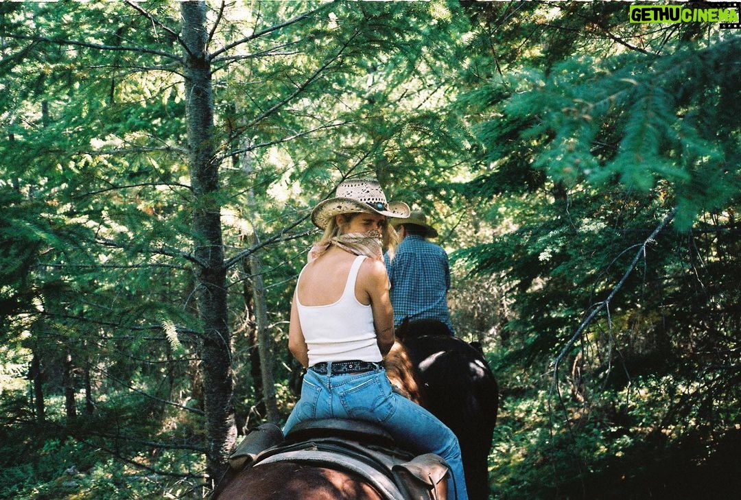Emily Bett Rickards Instagram - Don’t squat with your spurs on. Portra 400 35mm