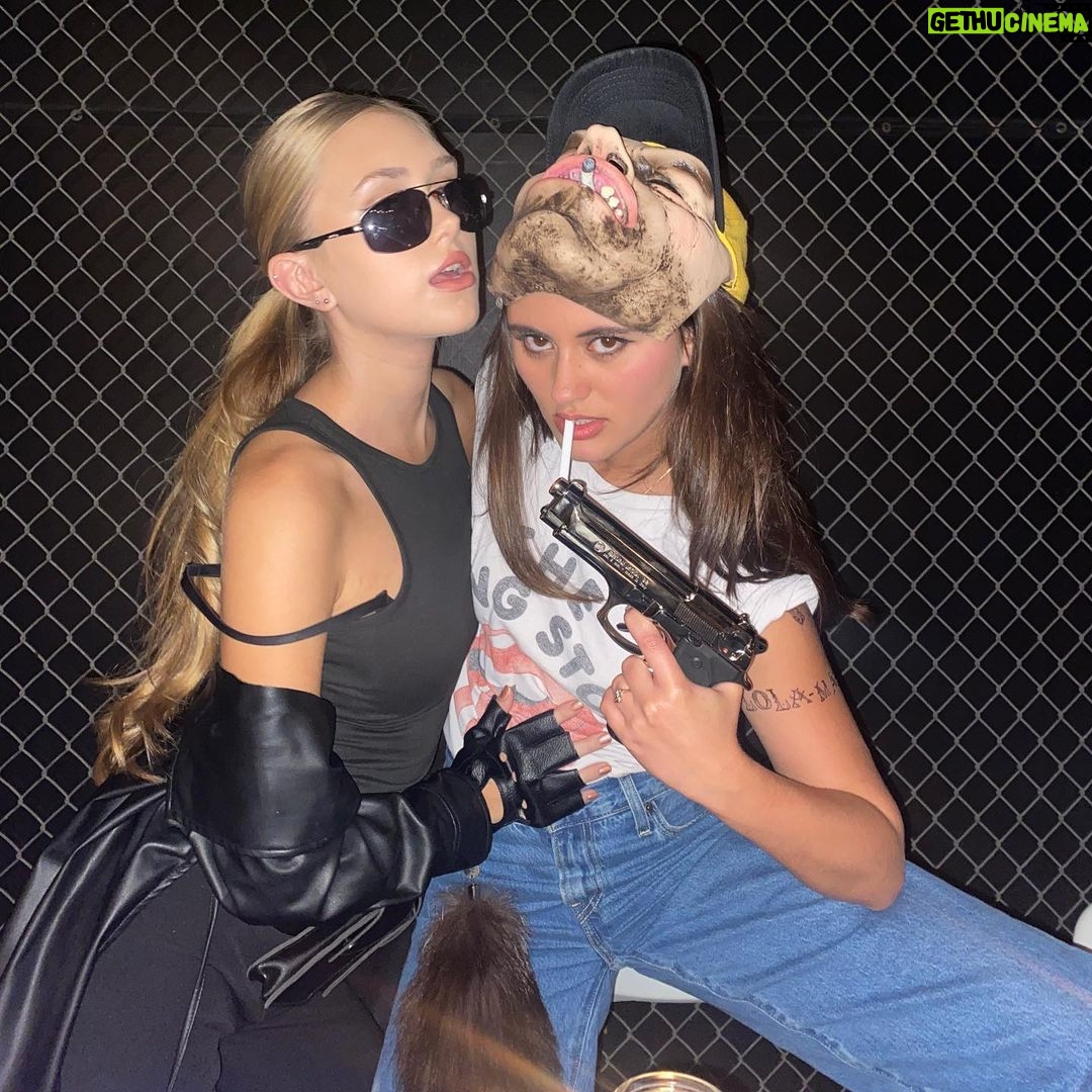 Emily Skinner Instagram - Not playin around