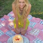 Emily Skinner Instagram - 💐thank you so much for all of the birthday love💒💒my heart is so full today
