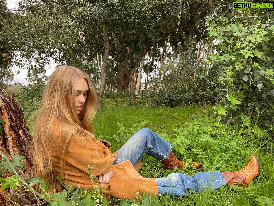 Emily Skinner Instagram - Home sweet home