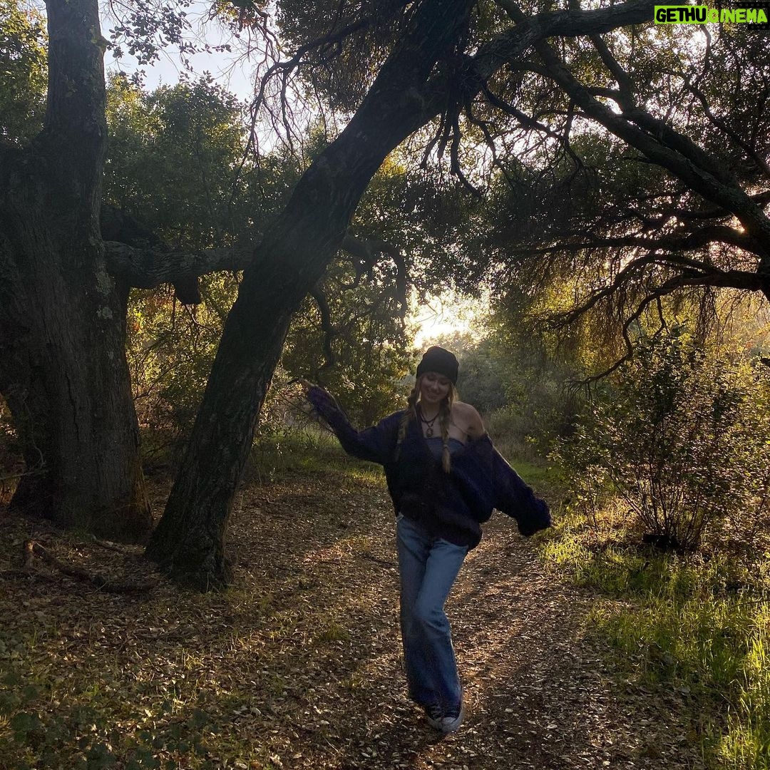 Emily Skinner Instagram - Little me big tree