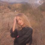 Emily Skinner Instagram - On film in the canyons by @__jbeezy_