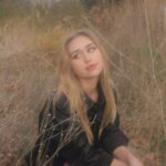 Emily Skinner Instagram - On film in the canyons by @__jbeezy_