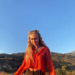 Emily Skinner Instagram - Hey good news! I’m starting a @depop and I’m going to be selling these four groovy tops + a lot more ! Buying second hand rather than new reduces water and energy consumption and doesn’t add to our overflowing landfills. It’s also so much more creative and fun ! Head to the link in my bio to shop my Depop and find me at @emilyskinner on the app! #depoppartner #depop 💟💚🌷🧚