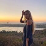 Emily Skinner Instagram - Afterglow 🧡💛🧡💛