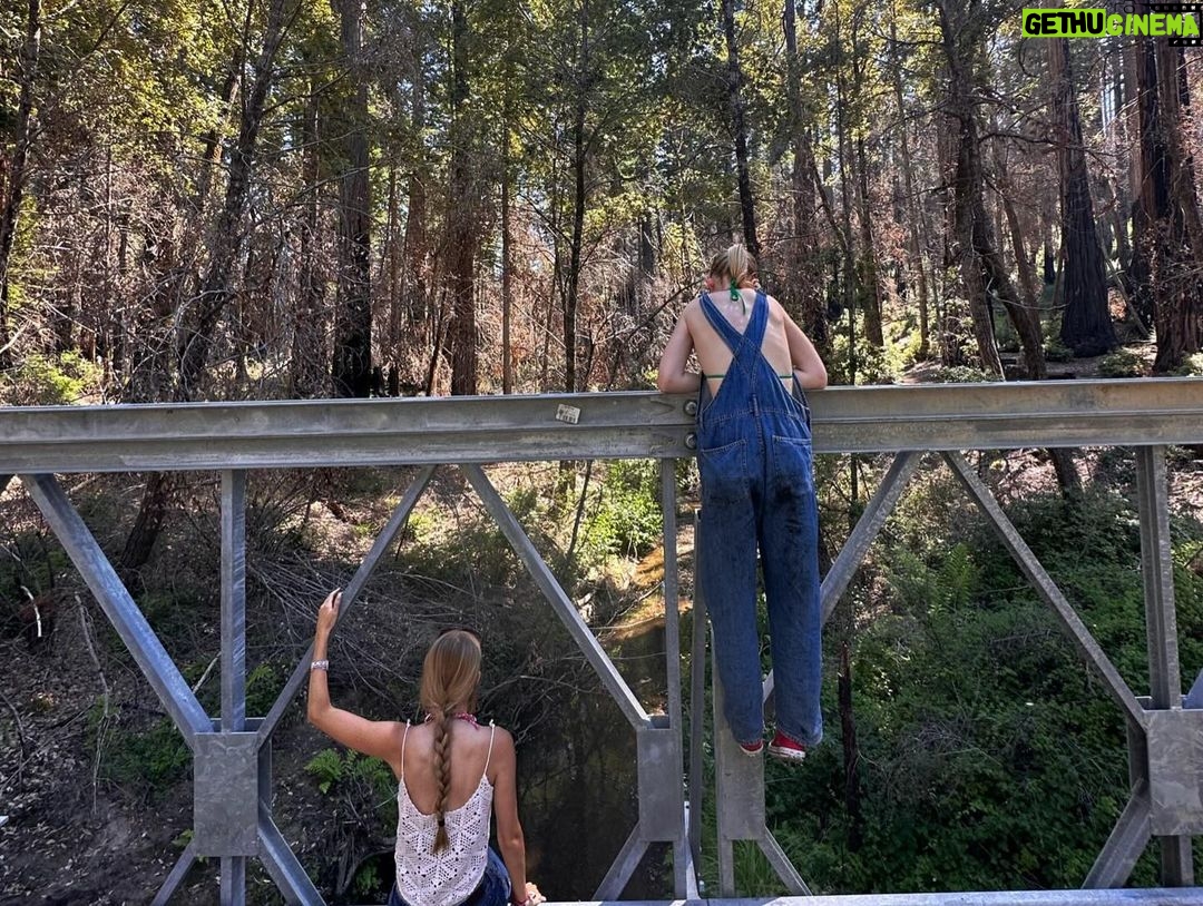 Emily Skinner Instagram - Road trip 🦥 Big Sur Coast