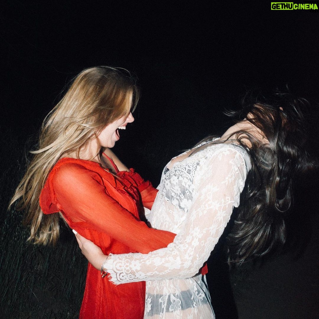 Emily Skinner Instagram - 4 life❤️ happy birthday sister. There’s no one like you ♾