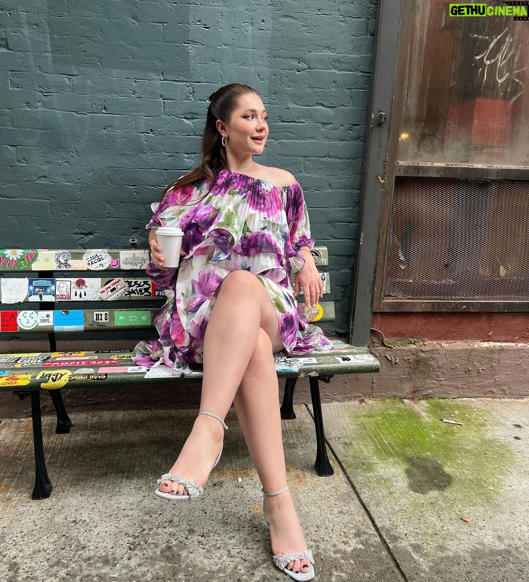 Emma Kenney Instagram - Coffee break NYFW