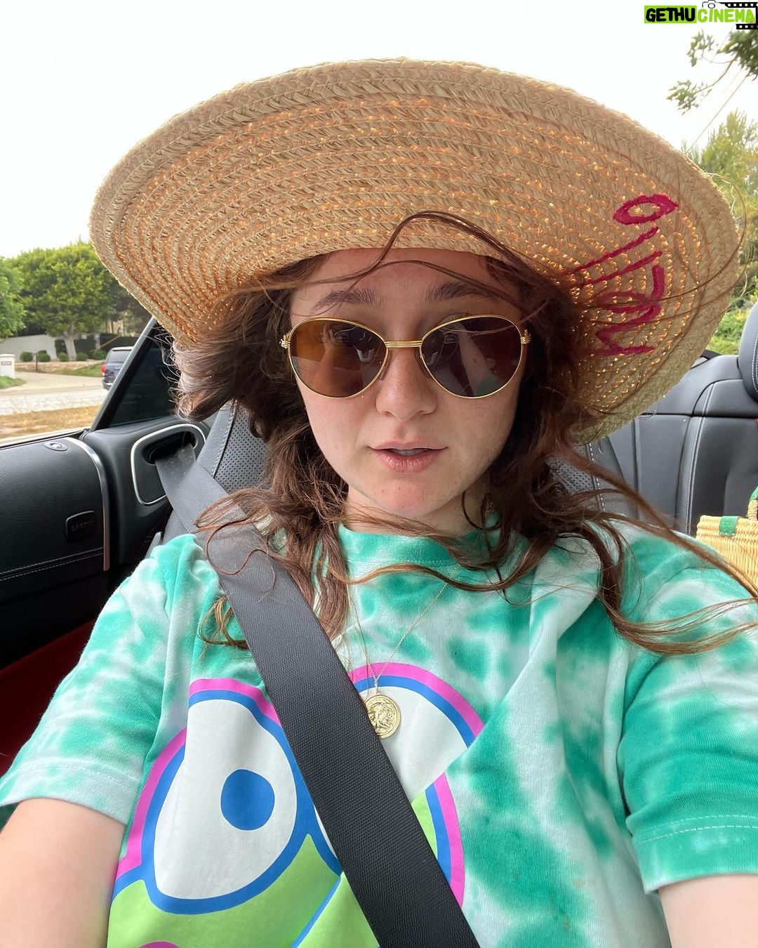Emma Kenney Instagram - Life by the beach sure is sweet! Malibu, California