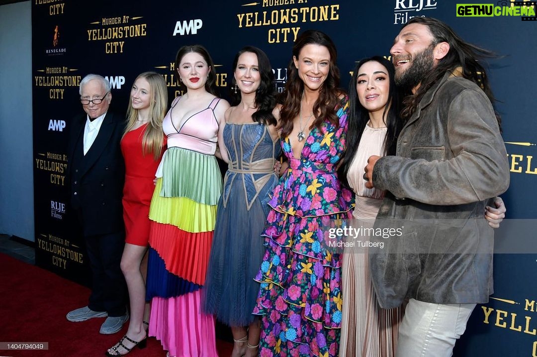 Emma Kenney Instagram - @murderatyellowstonecity out in theaters & on @appletv now 🚬🤎 🐴
