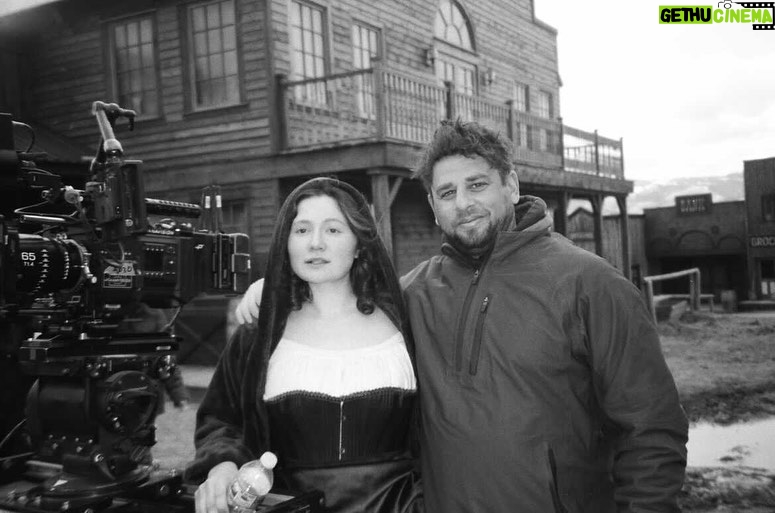 Emma Kenney Instagram - @murderatyellowstonecity out in theaters & on @appletv now 🚬🤎 🐴