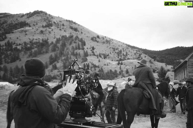 Emma Kenney Instagram - @murderatyellowstonecity out in theaters & on @appletv now 🚬🤎 🐴