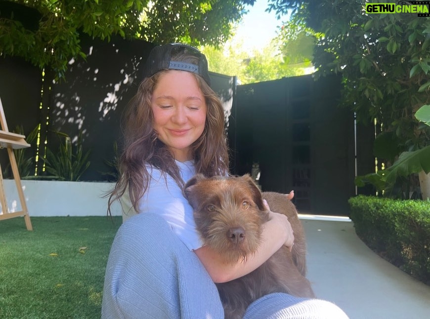 Emma Kenney Instagram - New life who dis? #adoptdontshop @itsyogishouse meet Terrance