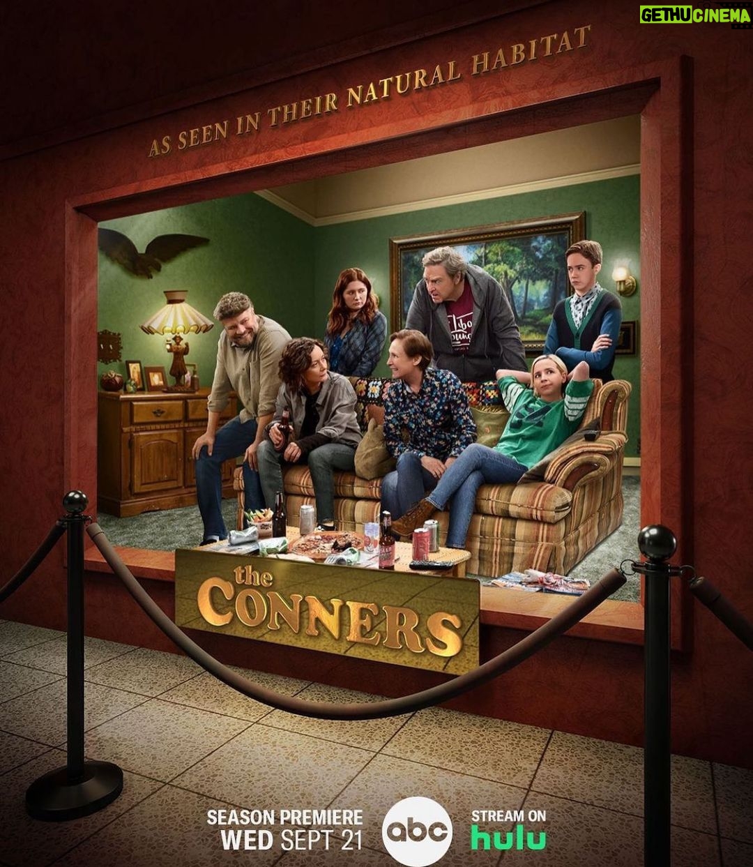 Emma Kenney Instagram - Museum hours open September 21 on @abcnetwork & @hulu 🖼