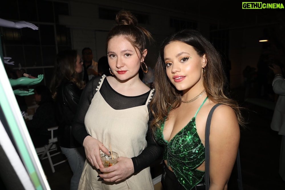 Emma Kenney Instagram - Last night @peytonlist pleyground 🍭go shop @pleybeauty out now, congrats queen P💝🤍💄