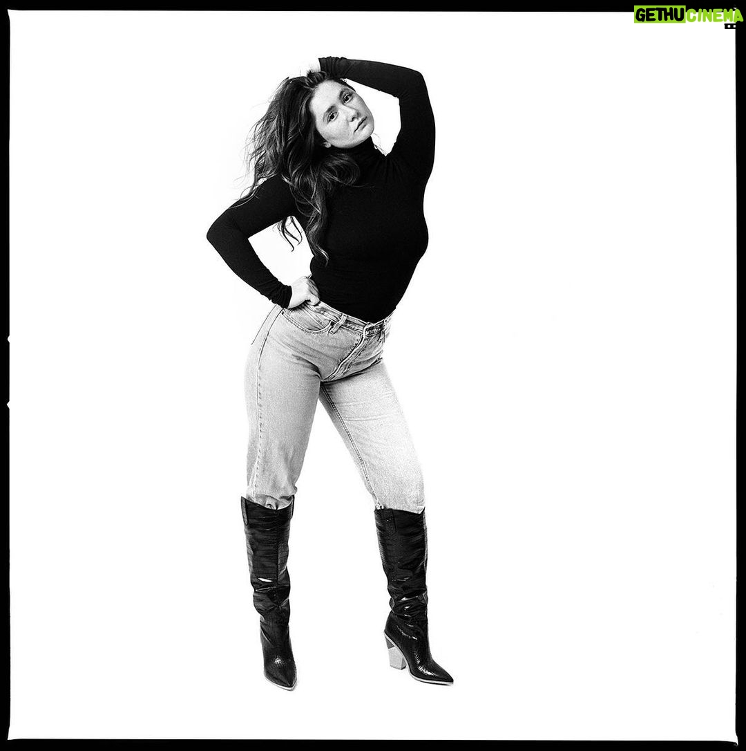 Emma Kenney Instagram - Me, in a turtle neck, on film by @jakecloobeck
